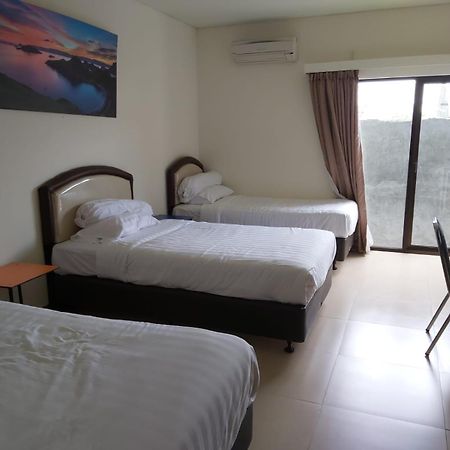 Hotel Larensia ลาบวนบาโจ ห้อง รูปภาพ