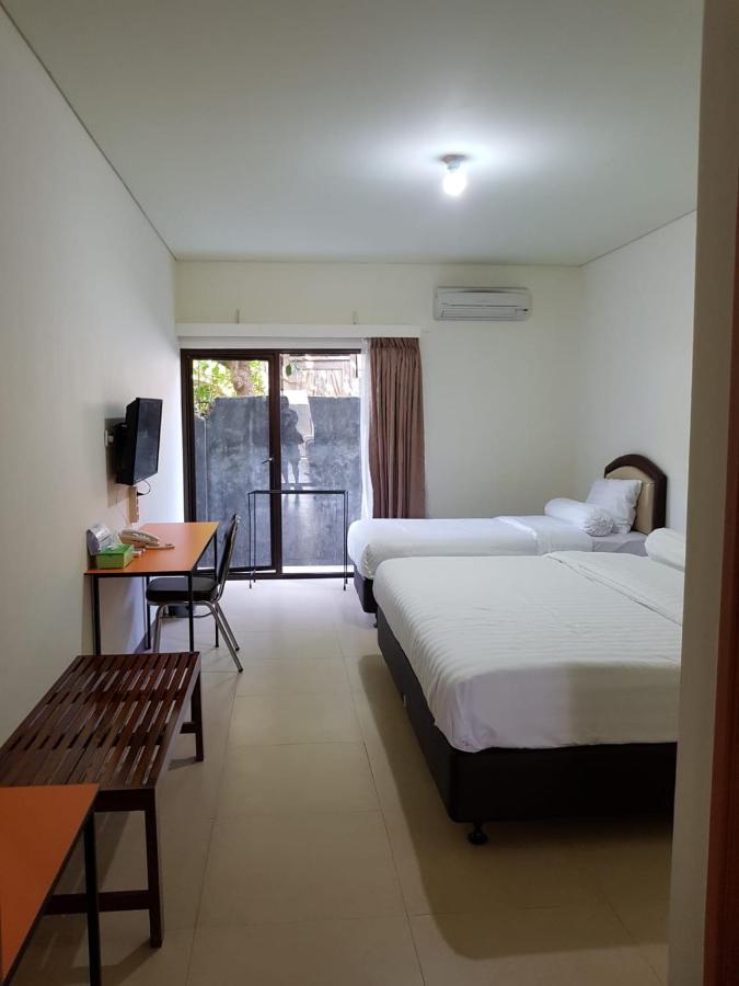Hotel Larensia ลาบวนบาโจ ภายนอก รูปภาพ
