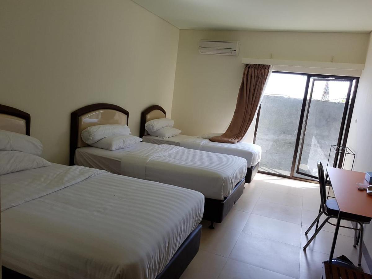 Hotel Larensia ลาบวนบาโจ ภายนอก รูปภาพ
