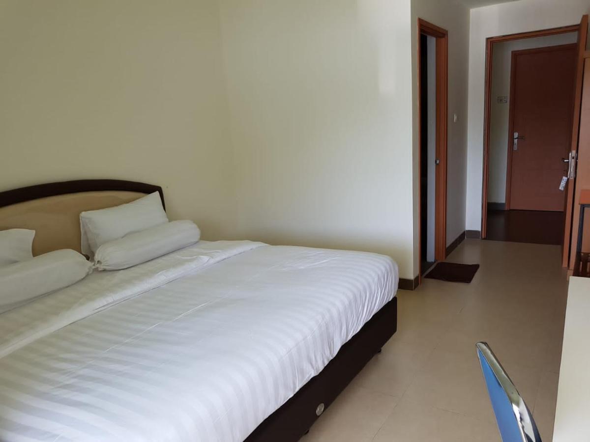Hotel Larensia ลาบวนบาโจ ภายนอก รูปภาพ