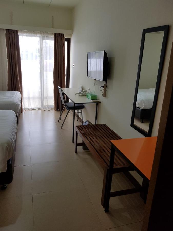 Hotel Larensia ลาบวนบาโจ ภายนอก รูปภาพ