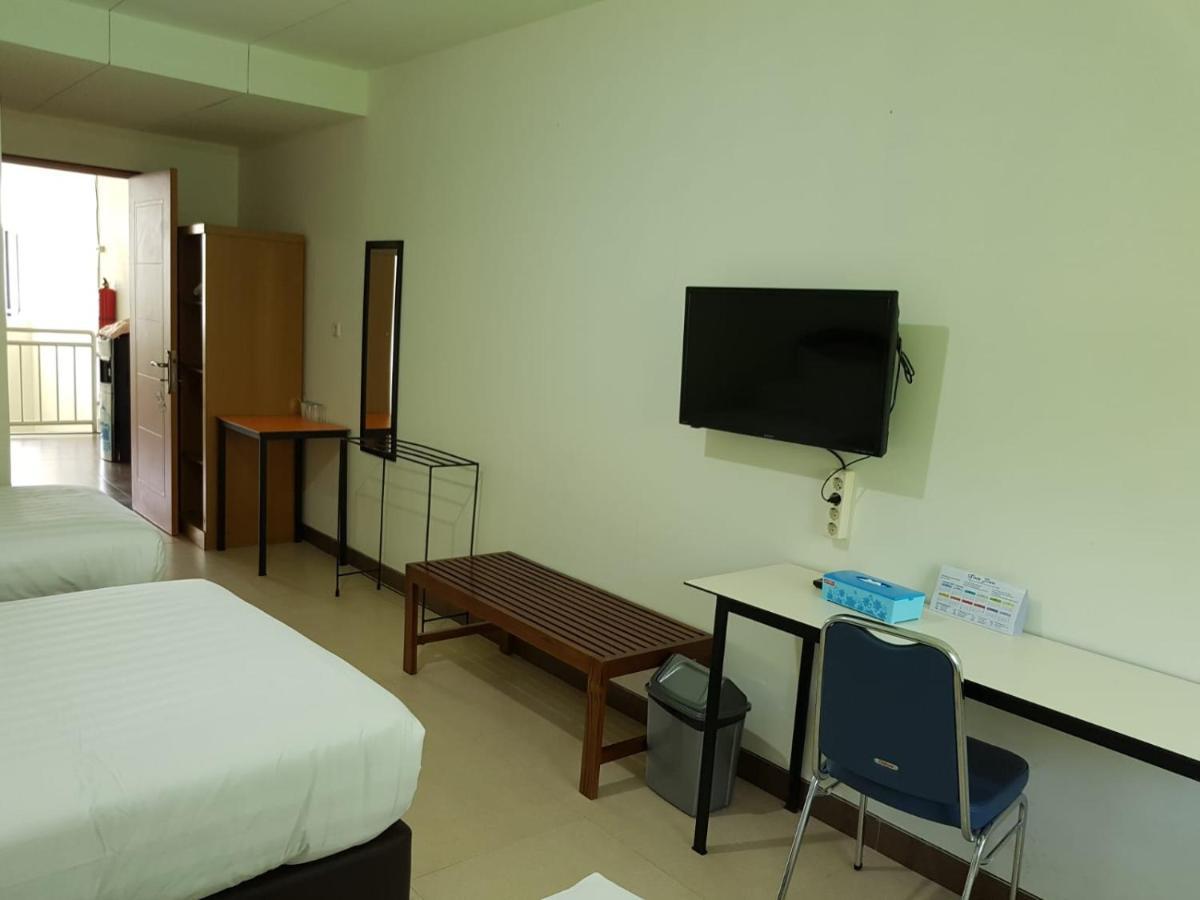 Hotel Larensia ลาบวนบาโจ ห้อง รูปภาพ