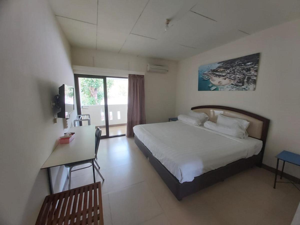 Hotel Larensia ลาบวนบาโจ ภายนอก รูปภาพ